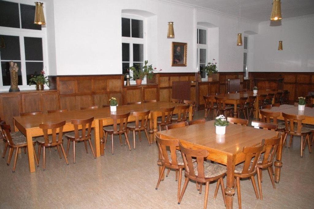 Nikolauskloster Jüchen Eksteriør billede